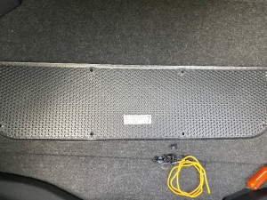 ■ドア■　リアハッチのデッドニング・防音対策その1（アクア）　[写真4]