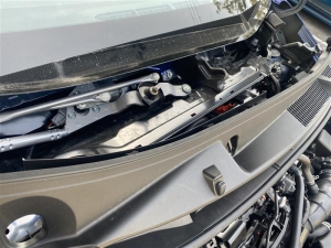 ■エンジンルーム■　バルクヘッドとカウルトップ部の防音対策その1（アクア）　[写真38]