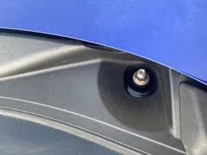 ■エンジンルーム■　バルクヘッドとカウルトップ部の防音対策その1（アクア）　[写真38]