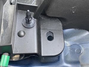 ■エンジンルーム■　バルクヘッドとカウルトップ部の防音対策その1（アクア）　[写真38]