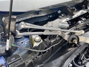 ■エンジンルーム■　バルクヘッドとカウルトップ部の防音対策その1（アクア）　[写真38]